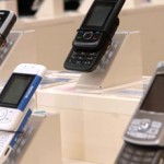 Meno libri e boom di cellulari Così cambiano i consumi