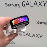 Samsung Gear Fit presentato al WMC 2014